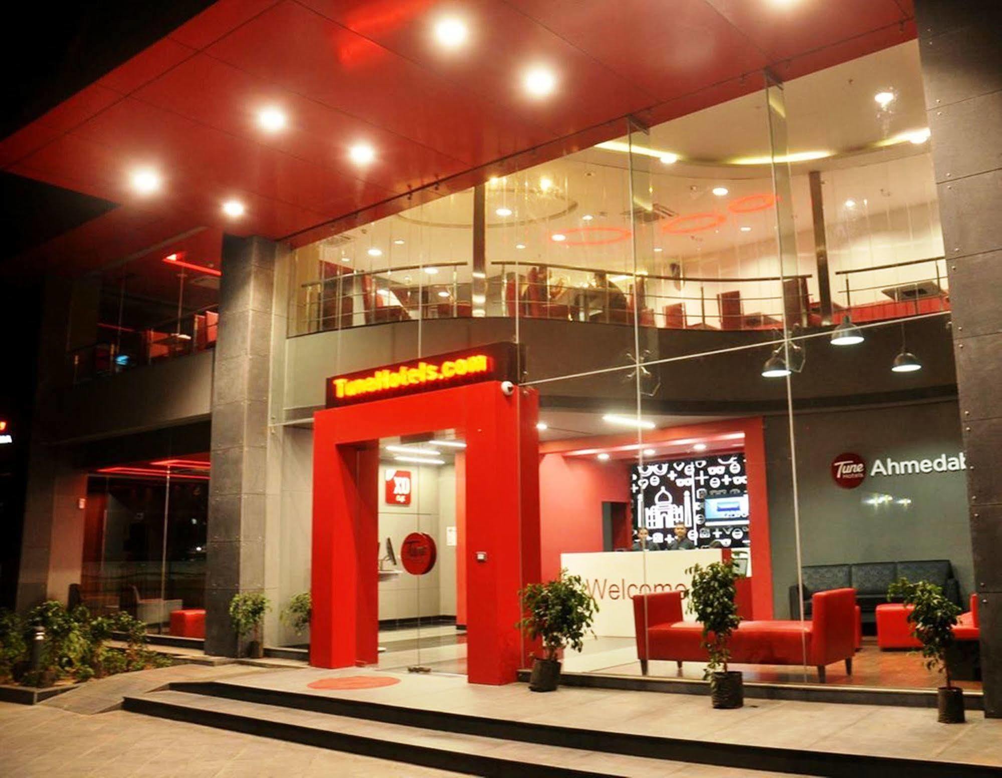Mango Hotels Tune Ahmedabad Exterior foto
