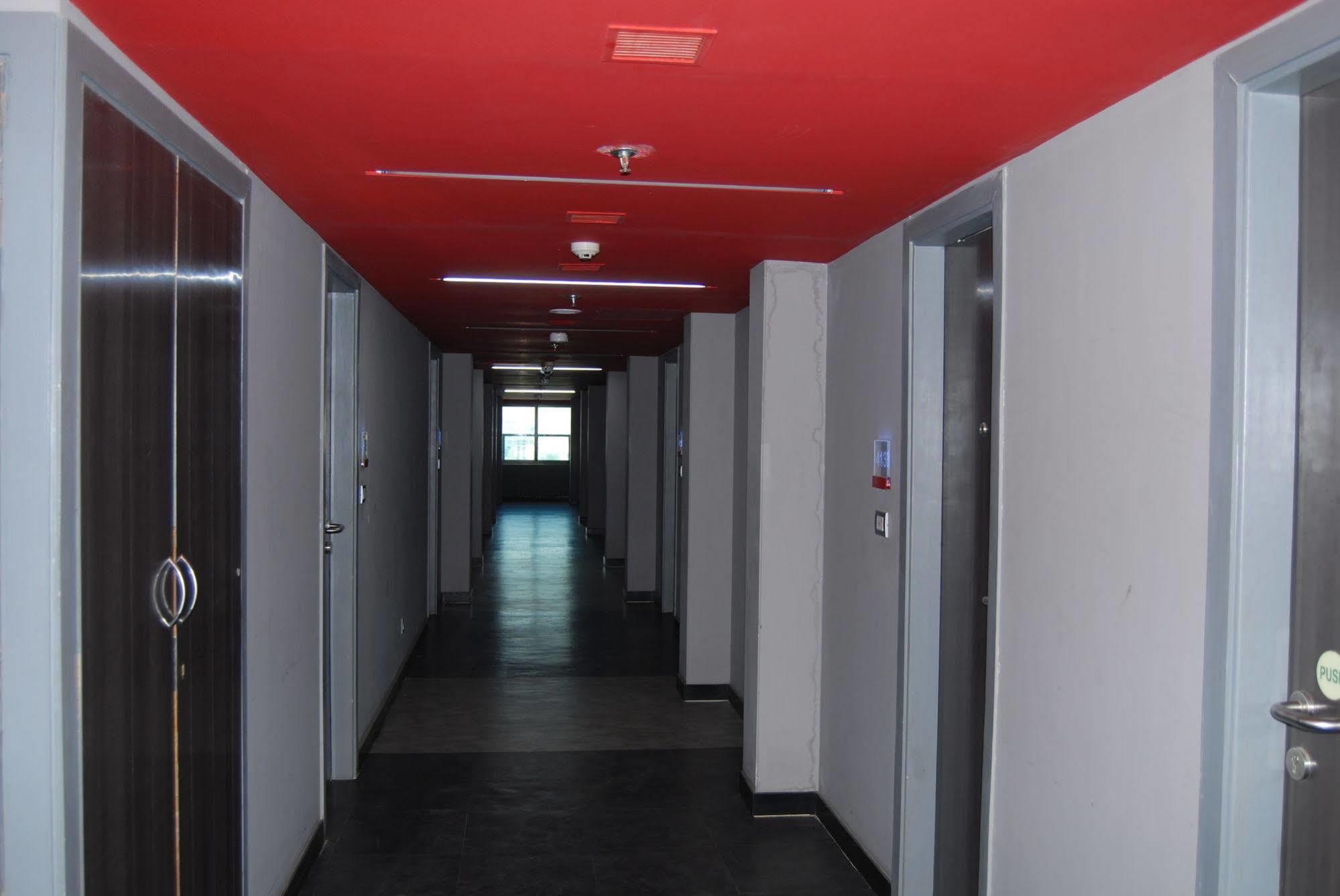 Mango Hotels Tune Ahmedabad Exterior foto